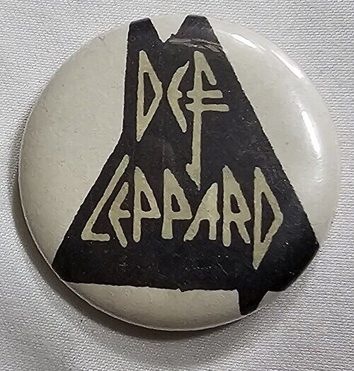 DEF LEPPARD Pin Badge 80's Tour Vintage Rock Concert Memorabilia 1 1/4 " RARE