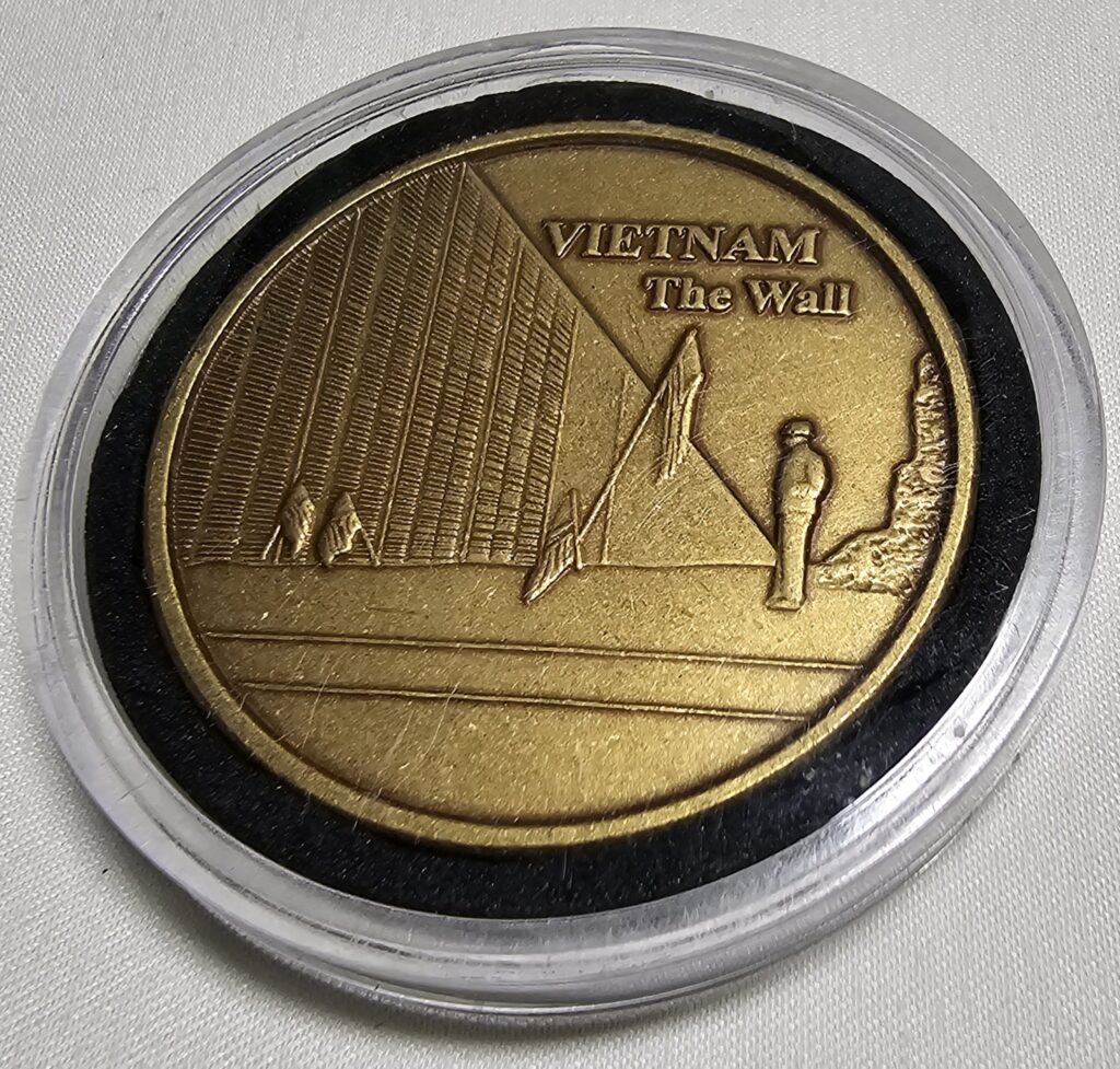 Vietnam The Wall American Legion Collectible Metal Challenge Coin 1 5/8" w Case